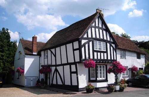 Warwick Apartment | Delightful Daisy Cottage - Guest Rated 9.8/10