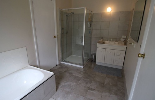 Buckland House | Charming Daisy Cottage on Historic Buckland Estate