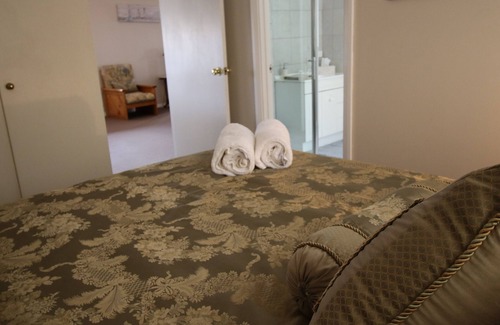 Buckland House | Charming Daisy Cottage on Historic Buckland Estate
