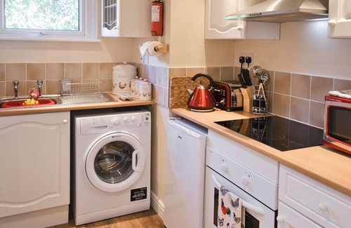 Niton Cottage | Ideal 2-Bedroom Retreat in Niton, Near Ventnor