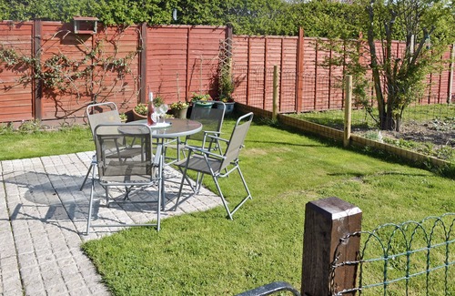 Niton Cottage | Ideal 2-Bedroom Retreat in Niton, Near Ventnor