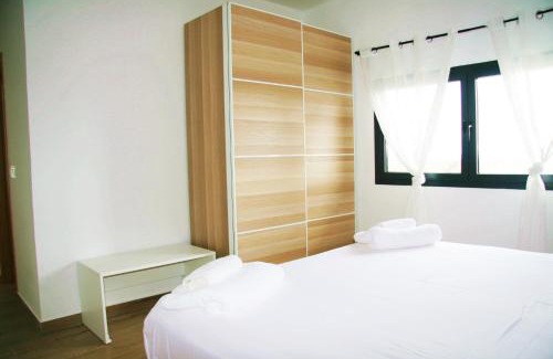 Pointe des Almadies House | Elegant Oceanfront Apartment Amina with Pool & Breakfast