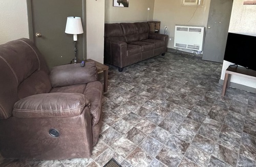 Faulkton Cabin | Cozy Dakota Landing Cabins & Motel: Newly Remodeled Getaway