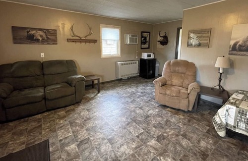 Faulkton Cabin | Cozy Dakota Landing Cabins & Motel - Newly Remodeled Retreat