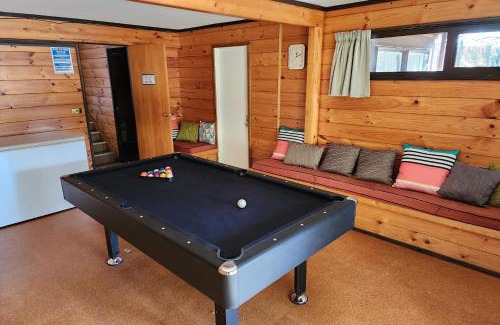 Ohakune House | Experience Dakune Chill Lodge: Oceanfront Bliss Awaits