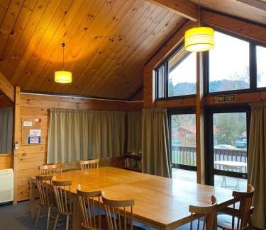 Ohakune House | Experience Dakune Chill Lodge: Oceanfront Bliss Awaits