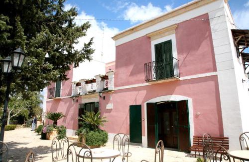 Mola di Bari House | Dal Canonico: Pet-Friendly Retreat with Pool & Dining