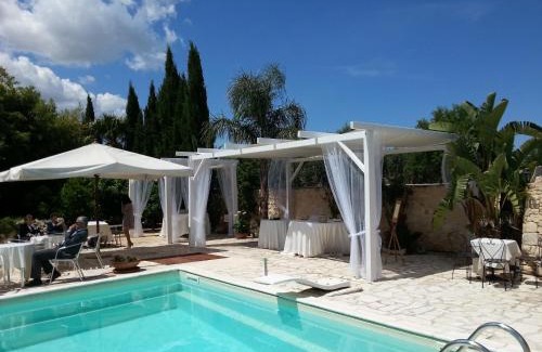Mola di Bari House | Dal Canonico: Pet-Friendly Retreat with Pool & Dining