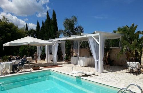 Mola di Bari House | Dal Canonico: Pet-Friendly Retreat with Pool & Dining