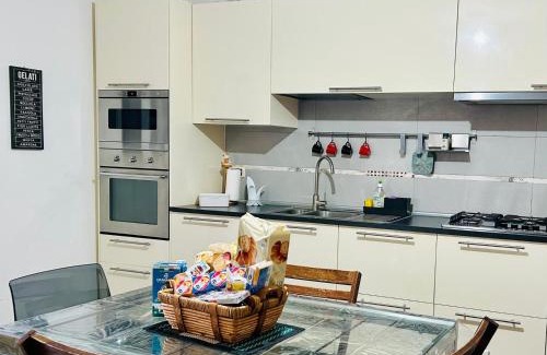Lama Apartment | Discover Dal Cappellaio Matto: Family-Friendly Stay