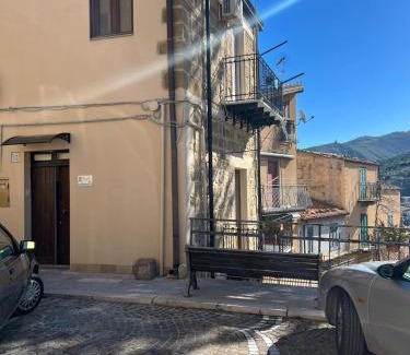 Castel Di Tusa House | Cozy Retreat: Dal Castello al Mare with Oceanfront Views