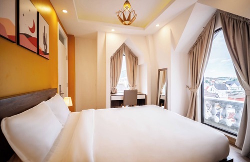 Da Lat Hotel | Comfortable Stay at Dalat Blanc Hotel 2 with Unique Amenities