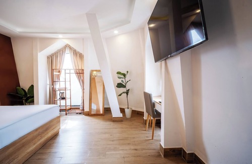 Da Lat Hotel | Comfortable Stay at Dalat Blanc Hotel 2 with Unique Amenities