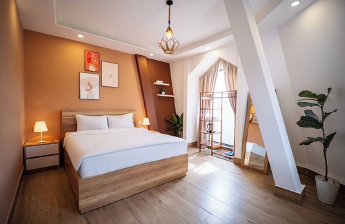 Da Lat Hotel | Comfortable Stay at Dalat Blanc Hotel 2 with Unique Amenities