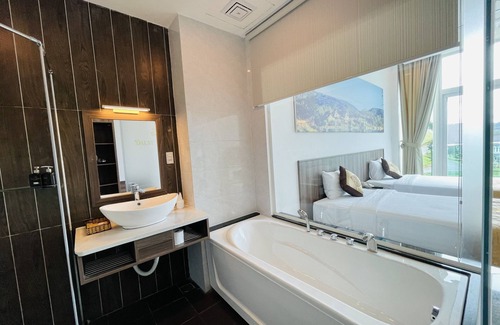 Da Lat Hotel | Experience Dalat Wonder Resort with Pool and Spa Amenities