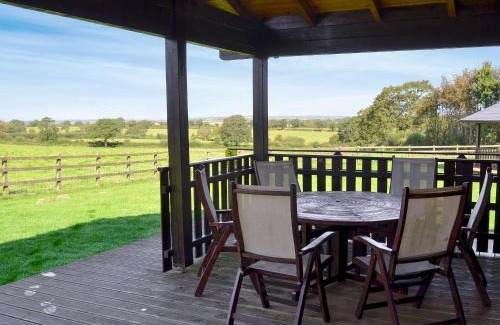 Witheridge House | Dalch - Family-Friendly Retreat Awaits Your Arrival