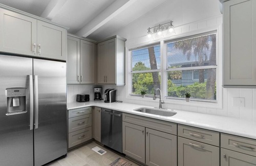 Pawleys Island House | Dale's Coastal Retreat: Pet-Friendly with Ocean Views