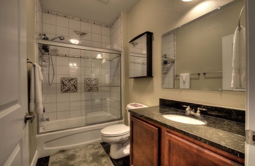 Bean Station Condo | Lakefront Penthouse Retreat with Hot Tub & Fireplace