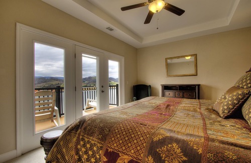 Bean Station Condo | Lakefront Penthouse Retreat with Hot Tub & Fireplace