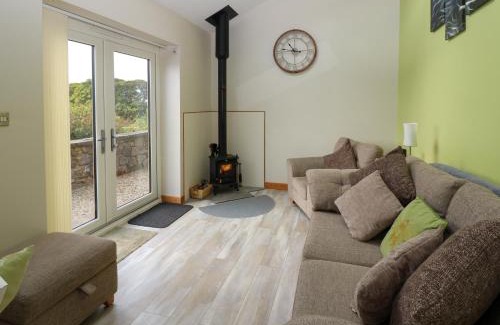 Woodland House | Discover Dale View: 4-Star Family and Pet-Friendly Retreat