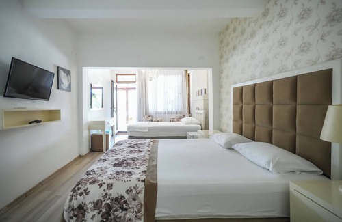 Golturkbuku Hotel | Experience Dalgıç Otel Türkbükü: Ocean View & Family-Friendly