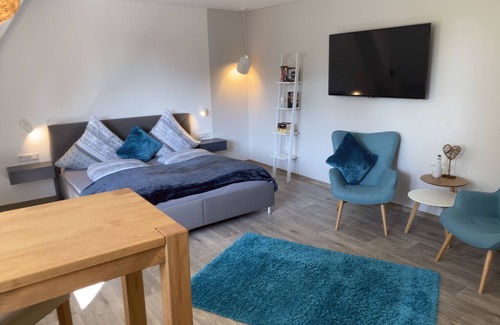 Luedinghausen Apartment | Discover Dalhaus Farm: Family-Friendly Hay Beam Retreat