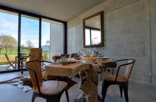 Warsage Villa | Refined Loft Retreat in Scenic Countryside Near Maastricht