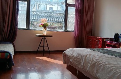Dali Ancient Town House | Budget-Friendly Dali No52 Inn: Pet and Child Friendly Stay