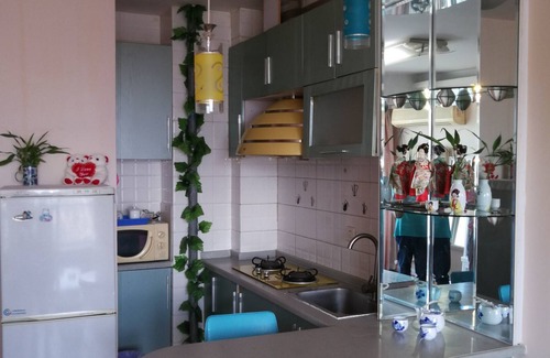 Dalian City Center Apartment | Highly Rated Dalian Xiuzhu Building Apartment with Pool