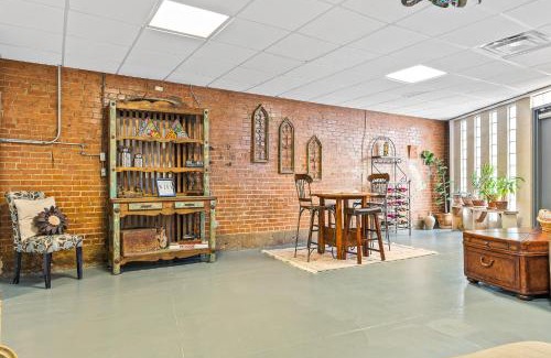 Downtown Dallas Apartment | Convenient Dallas Farmers Market Area Hotel in Downtown