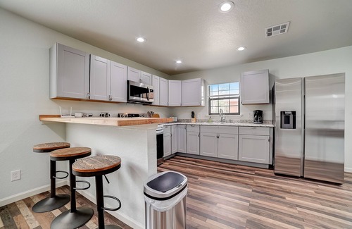 Blanco Cabin | Dog-Friendly Dallas House with Firepit & Streaming Services