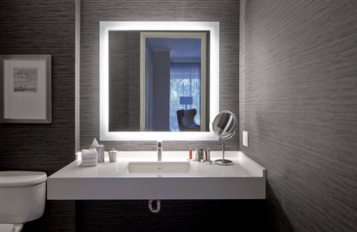 Legacy Park Hotel | Relax at the Dallas/Plano Marriott with Spa and Pool Access