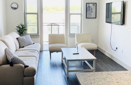 Farmers Branch Apartment | Dallas Station Stay
