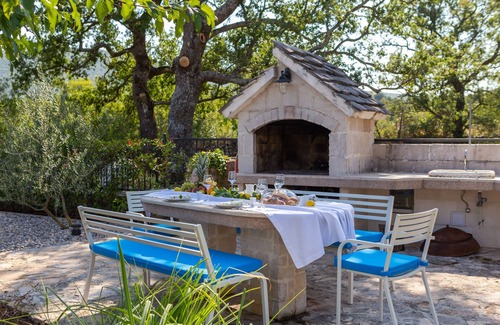 Bristivica House | Discover Dalmatica Moderna with Heated Pool & Ocean Views