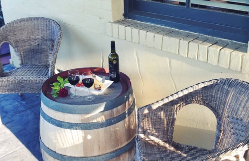 Bonney Cottage | Explore Dalton on the Lake: Top-Rated Bed and Breakfast