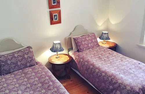 Bonney Cottage | Explore Dalton on the Lake: Top-Rated Bed and Breakfast