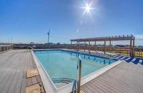 Rodanthe Apartment | Experience Daly Vibes: Family-Friendly with a Pool