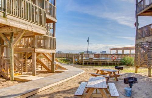 Rodanthe Apartment | Experience Daly Vibes: Family-Friendly with a Pool