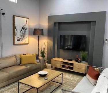 Parys House | Discover Dam'n Devine: Family-Friendly with Pool Access