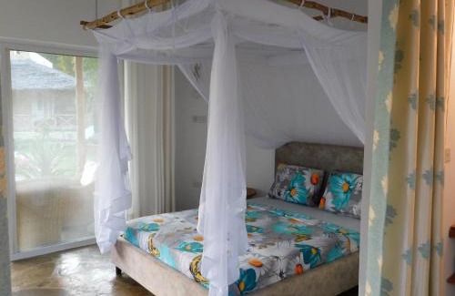 Watamu Apartment | Pet-Friendly Dama Villa: Top-Rated Oceanfront Getaway