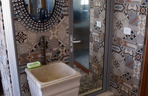 Zouk Mosbeh House | Beautiful Damask Rose Lebanese Guest House with Spa & Pool