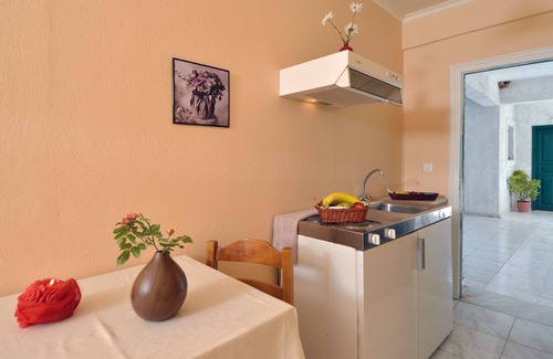 Kassiopi Apartment | Inviting Damaskis Studios: Oceanfront Retreat in Kassiopi