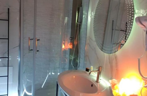 Crotone Bed & Breakfast | Highly Rated DAME Crotone with Oceanfront Views & Breakfast