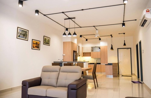 Usj 1 Apartment | Enjoy Comfort at Damen Residence by Widebed with Pool Access