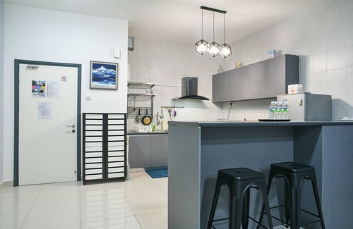 Usj 1 Apartment | Enjoy Comfort at Damen Residence by Widebed with Pool Access