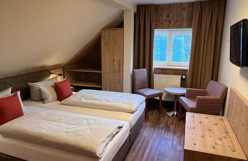 Jonsdorf Hotel | Guest Rated: Dammschenke Gasthof & Hotel with Hot Tub