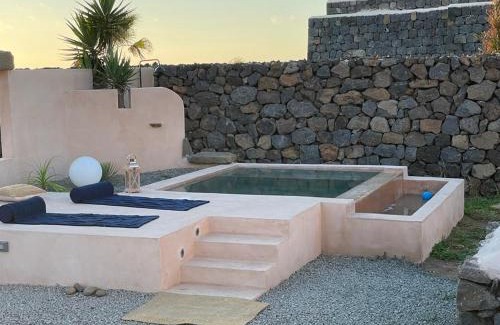 Pantelleria House | Relax at Dammuso Elisir Rosa with Private Jacuzzi & Garden