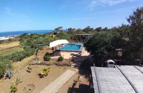 Pantelleria Villa | Beautiful Dammuso Giara: Oceanfront Retreat with Pool