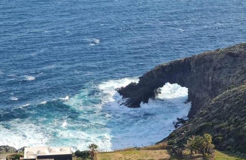 Pantelleria Villa | Charming Dammuso Sul Mare MDQ Sea - Pet and Child Friendly