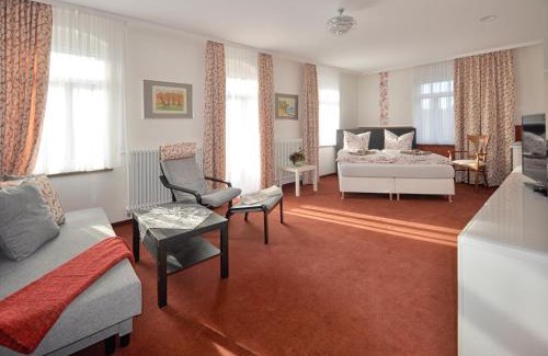 Stadt Wehlen Hotel | Discover Dampfschiffhotel: Oceanfront Bliss Awaits You
